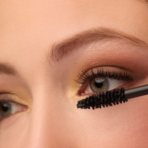 Mascara Elixir Waterproof mannequin 1