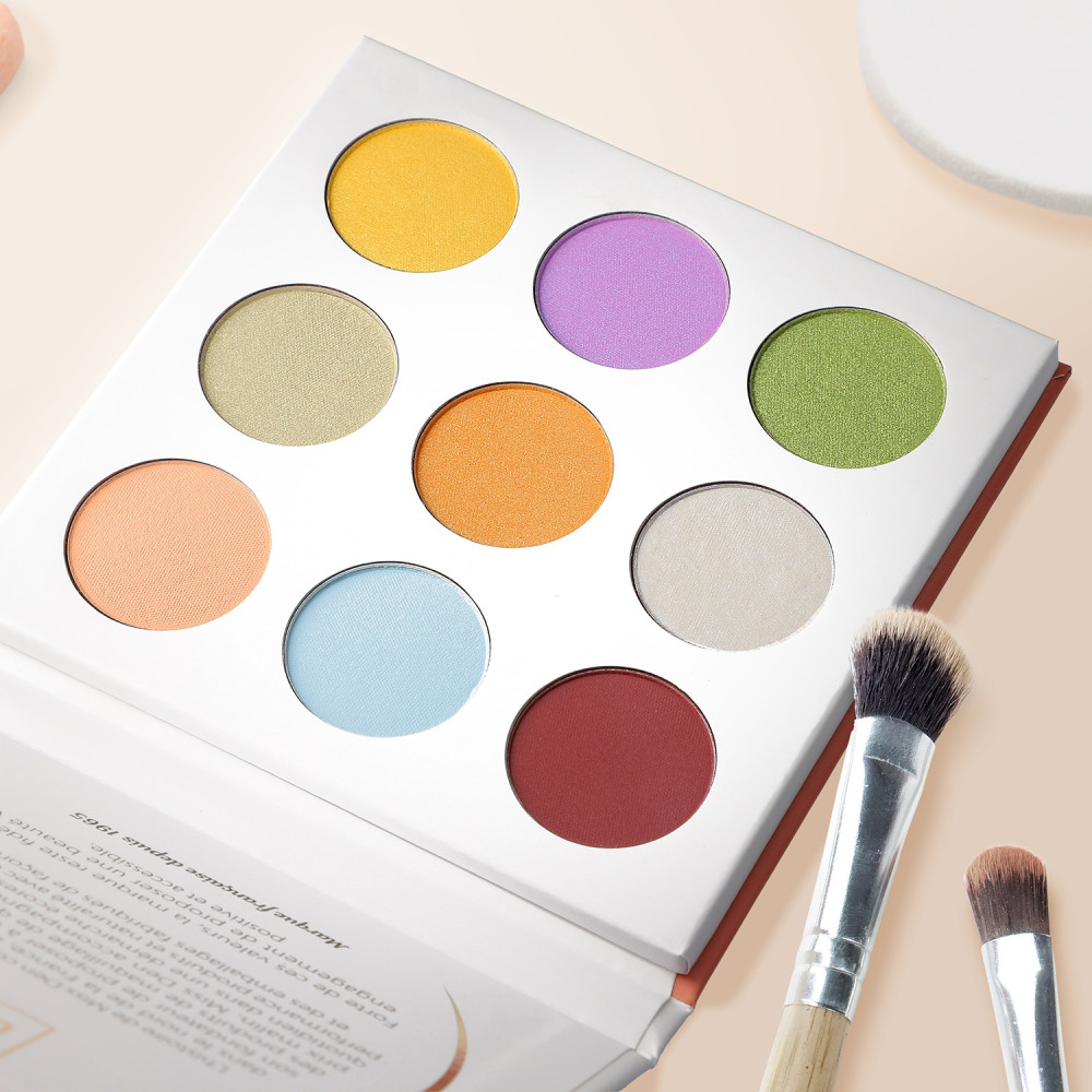 Palette Miss Den édition 1965 avec pinceaux